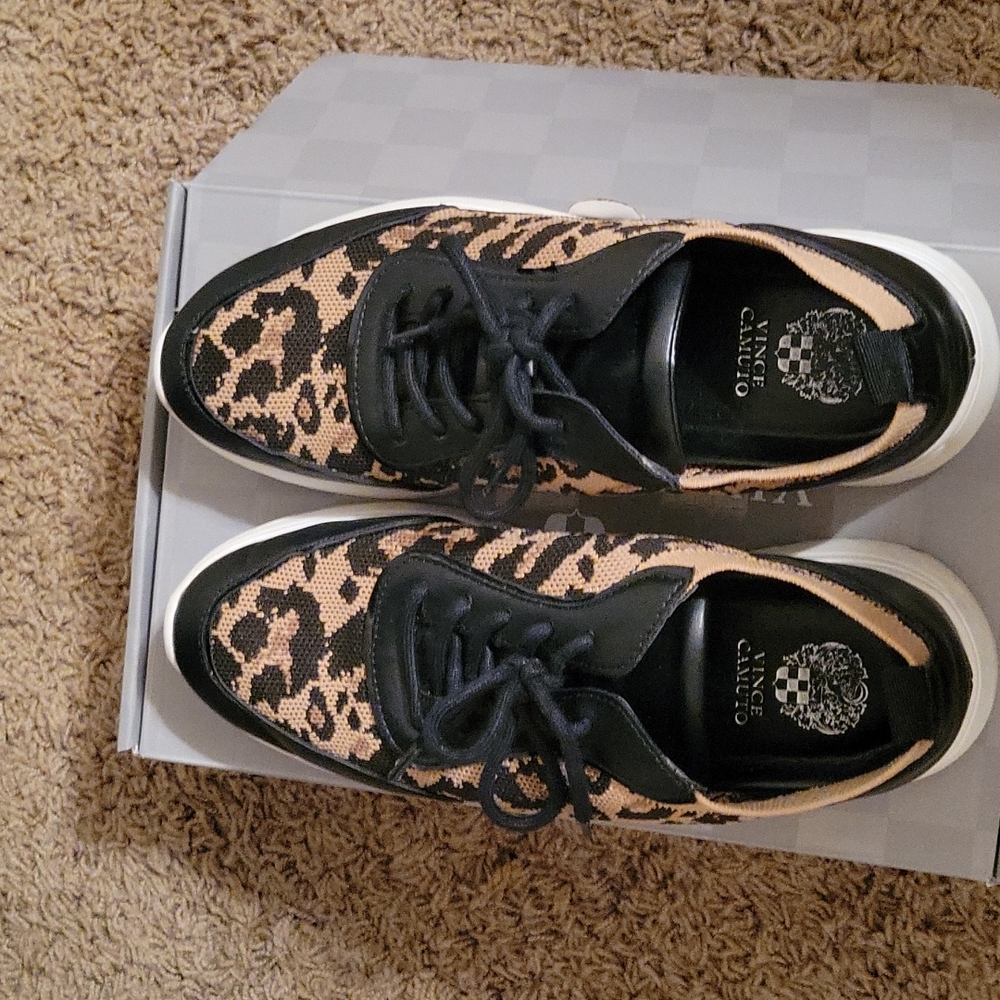 Vince Camuto Bilanie Knit Sneaker